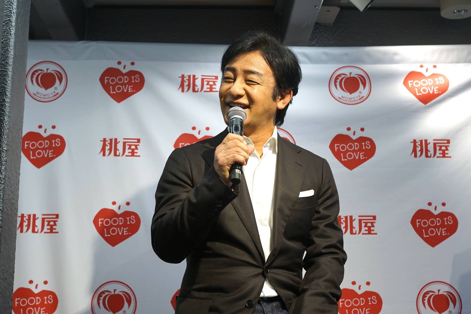 笑顔の男性