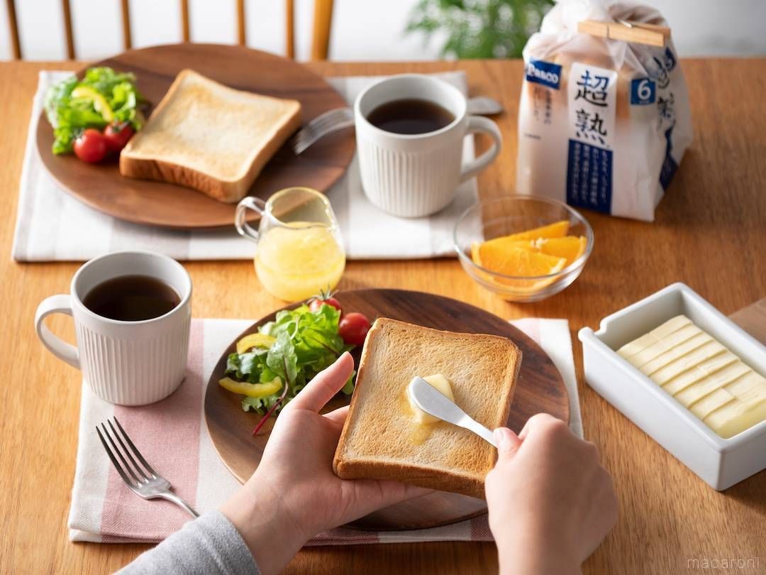 超熟のトーストと食卓