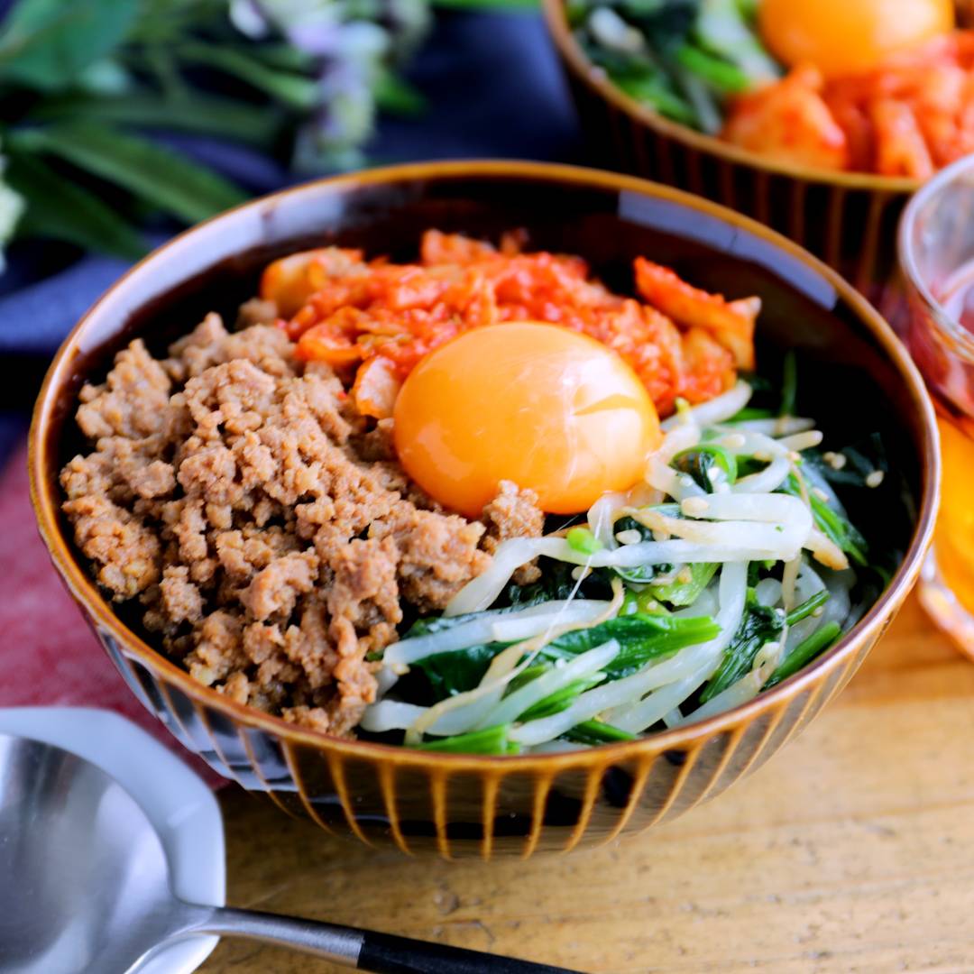 包丁いらずのビビンバ丼｜レンジだけで簡単満足ワンボウル - macaroni