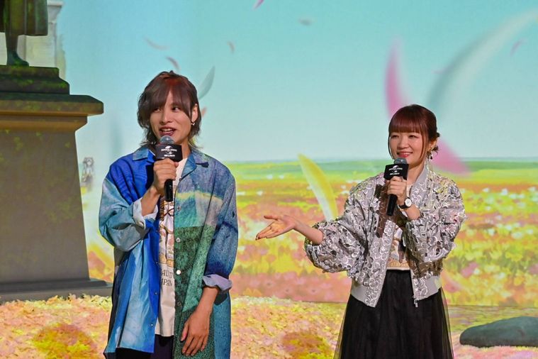 声優のお2人がトークしているところ