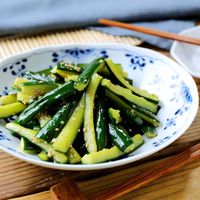 やみつき副菜きゅうりのきんぴらにんにくで食欲そそる
