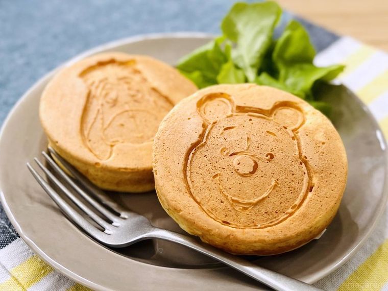 Pooh コンパクトホットプレートで焼いたミニパンケーキを皿に盛り付けた様子