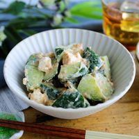 切って混ぜるだけきゅうりとクリームチーズのおかか和え5分で簡単副菜レシピ