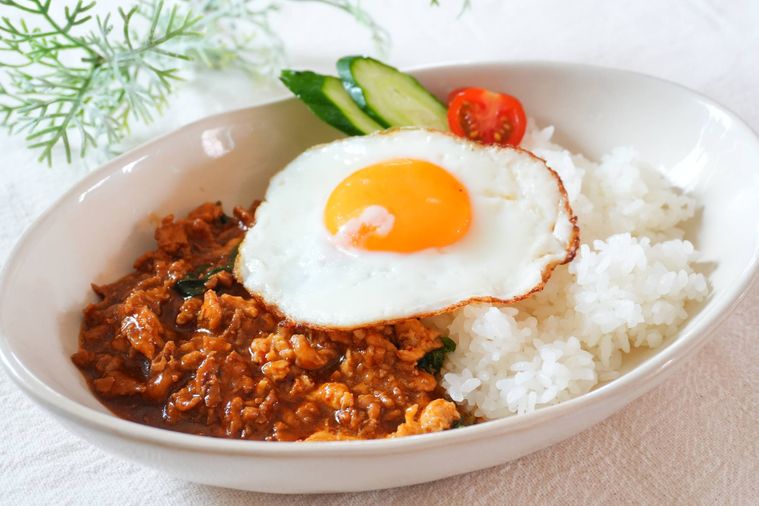 鶏肉のガパオ炒め