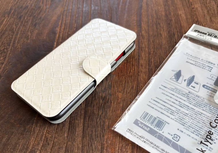セリア手帳型ケース メッシュタイプの使用例