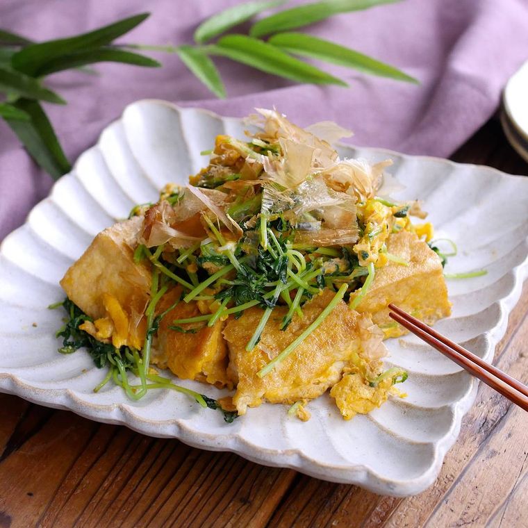 豆苗と厚揚げのチャンプルー