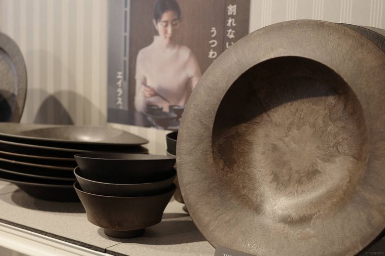 ARASの器とポスター