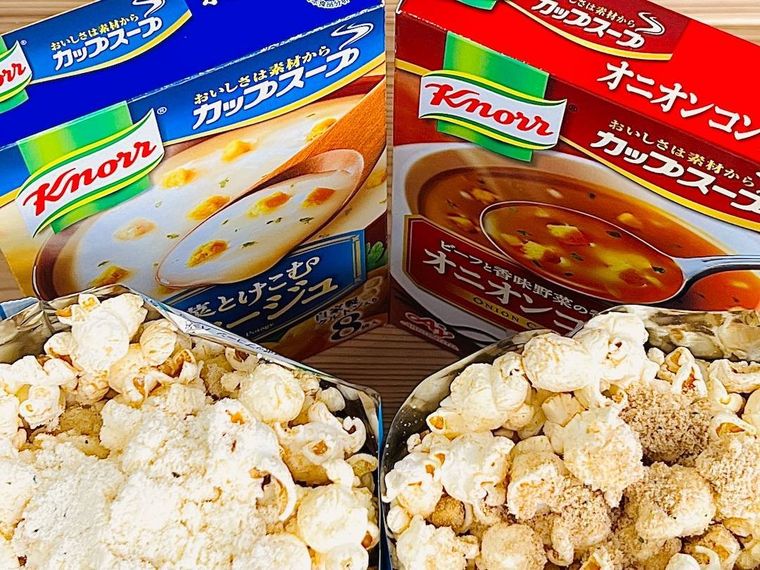 2種類のクノール カップスープと、ポップコーン2袋