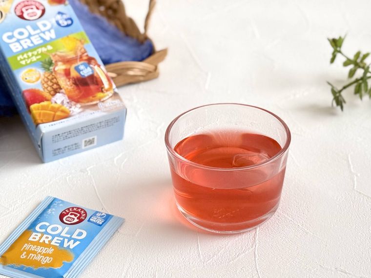 水出ししたコールドブリュー パイナップルマンゴー