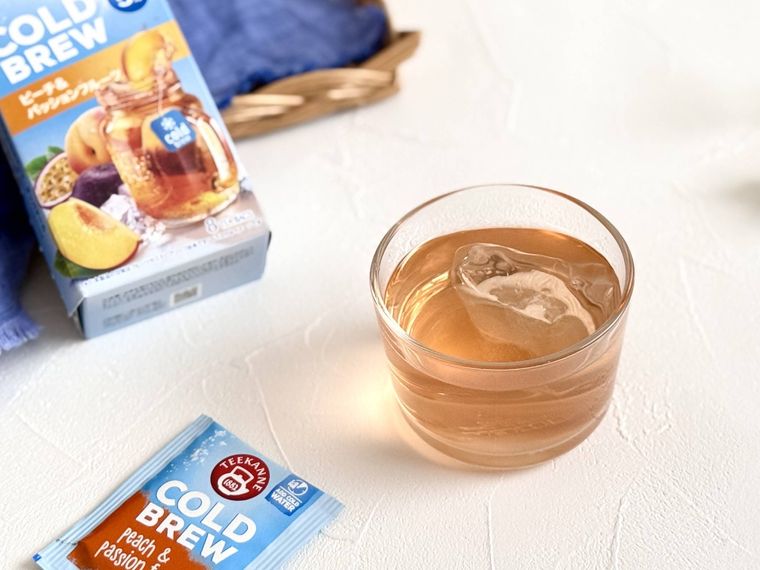 水出ししたコールドブリュー ピーチパッションフルーツ