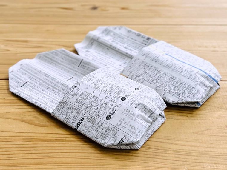 新聞紙で作ったスリッパ
