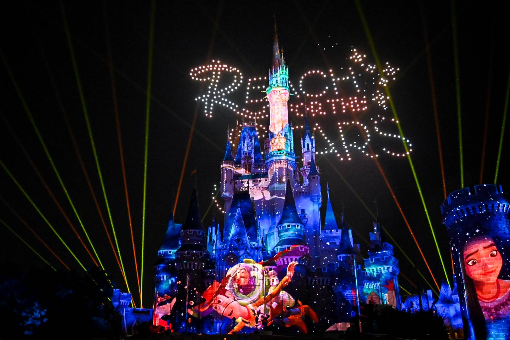 東京ディズニーランド®初のドローン演出も。夏のスペシャルイベント