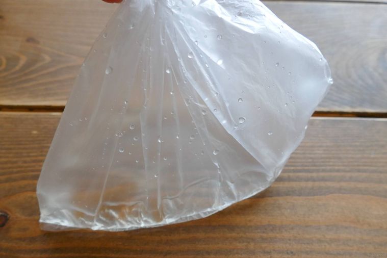 塩糖水が入っている袋