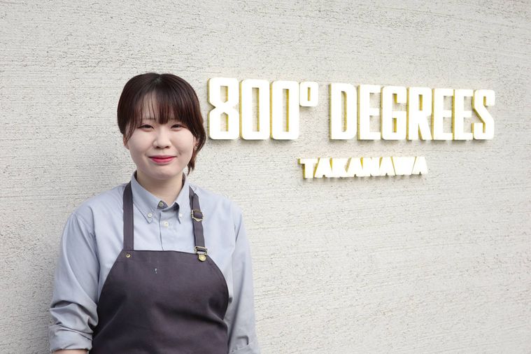 笑顔の女性