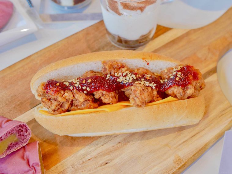 ヤンニョムチキンチーズサンド