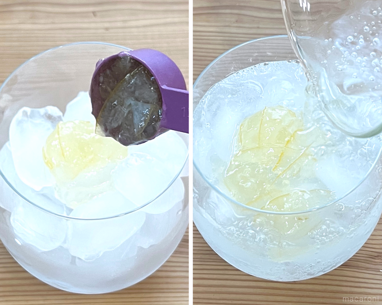 アヲハタ55 レモンママレードと炭酸水でレモンスカッシュを作っている様子