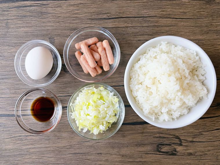 ポークビッツチャーハンの材料