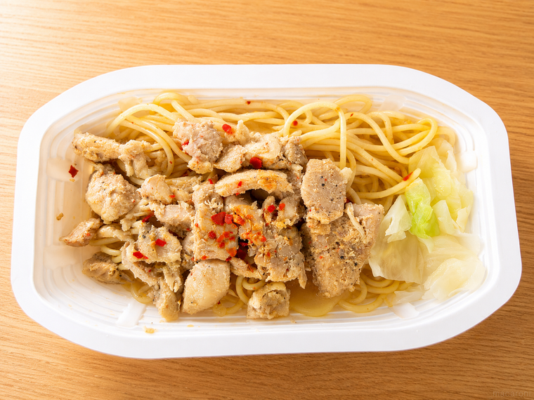 チキンたっぷりペペロンチーノ