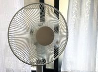扇風機だけで部屋を涼しくする方法は寝るときのコツや注意点も