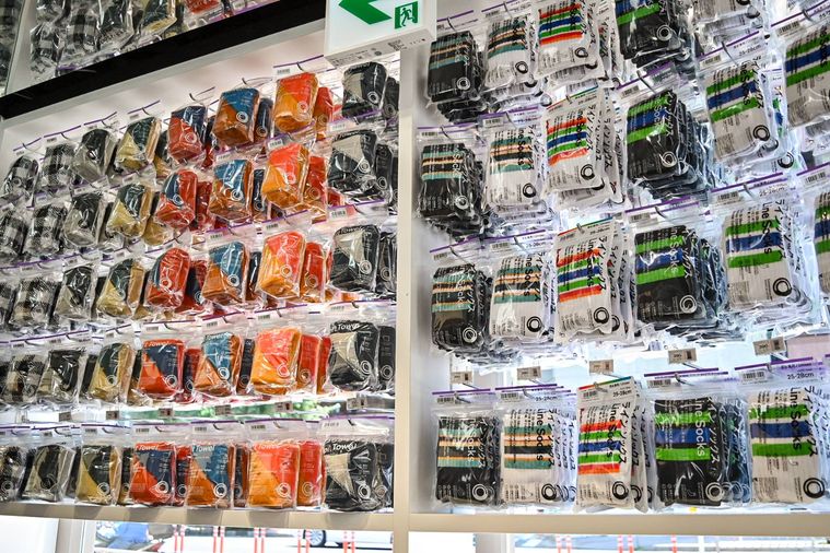 コンビニウェア商品が並んでいるところ