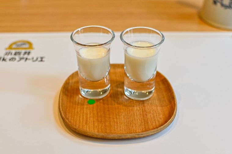 牛乳の飲み比べ
