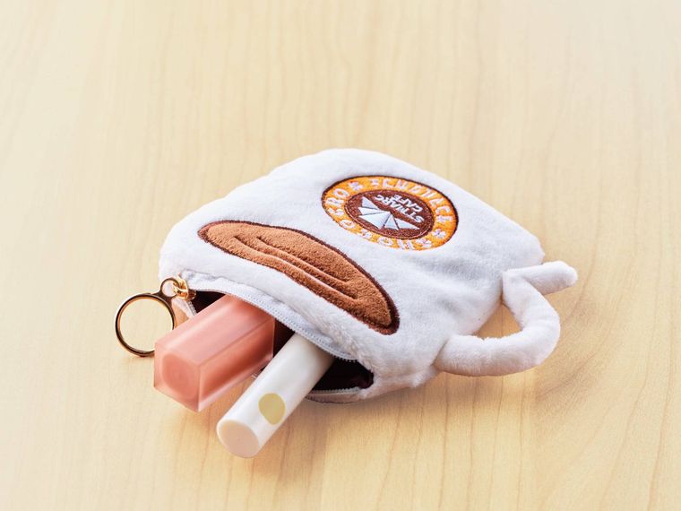 ポーチに化粧品