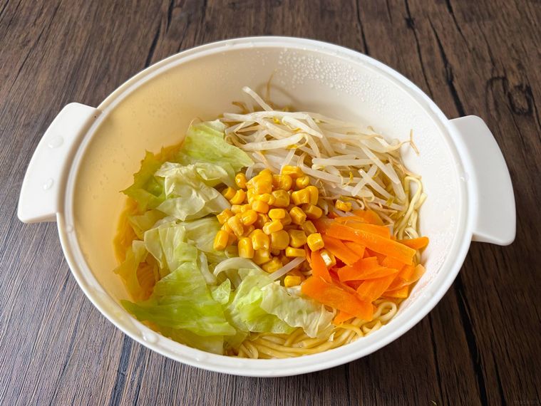 ビストロヌードルで作った野菜たっぷりのラーメン