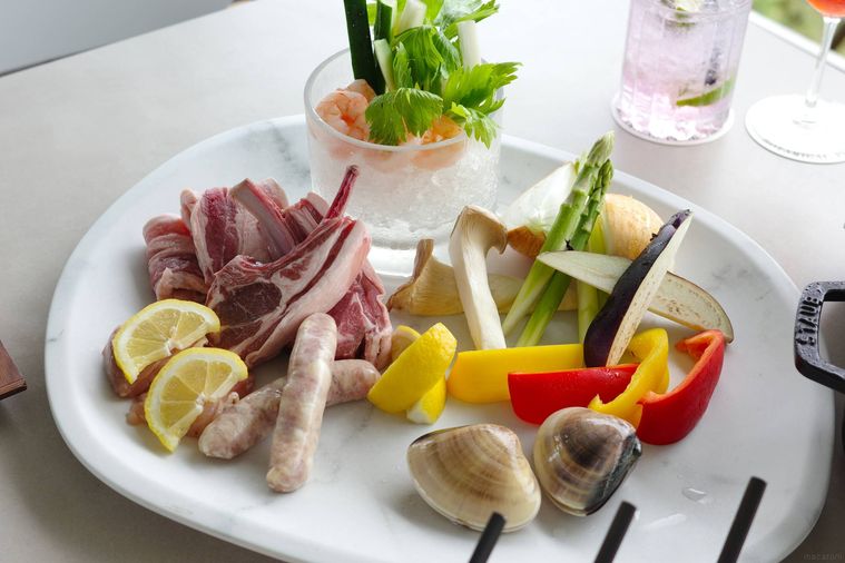肉やハーブ