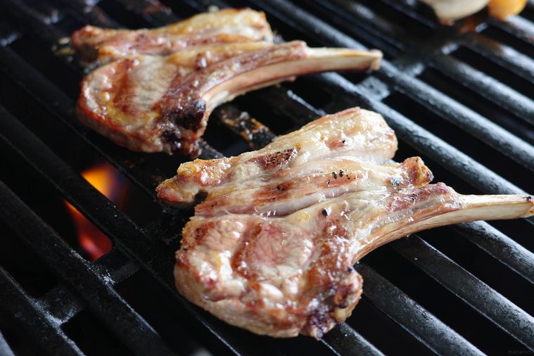 肉やハーブ