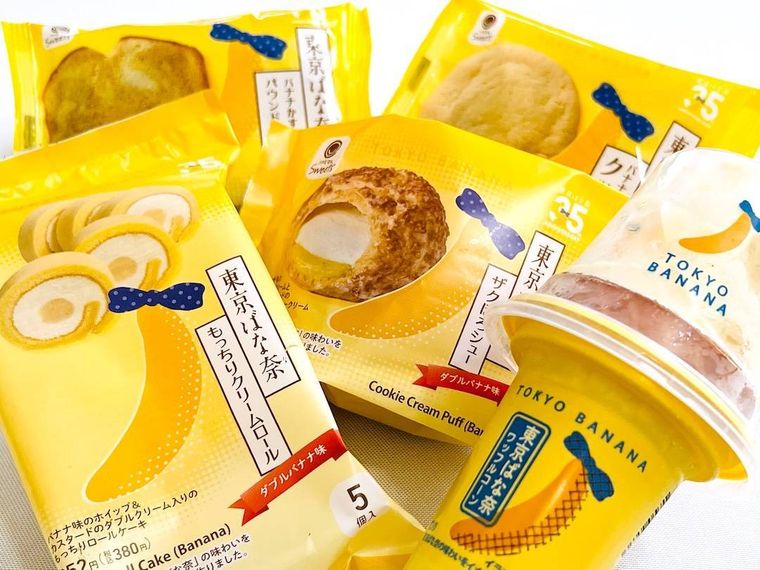 ファミリーマートと東京ばな奈のコラボ商品5品を並べた様子