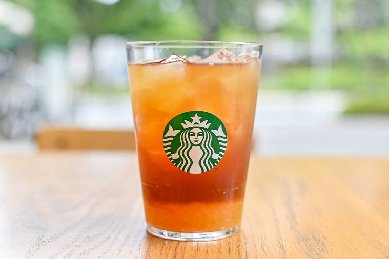 アイスコーヒーを正面から