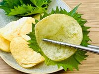 ポテトチップスと大葉がこんなに合うなんてSNSで話題の食べ方に手が止まらなくなった