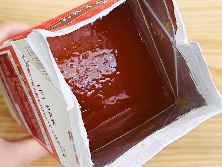 業務スーパーの完熟トマトゼリーを開封した様子