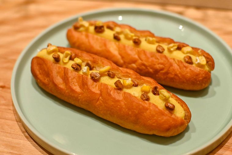 お皿にのったとうもろこしのヴィエノワ
