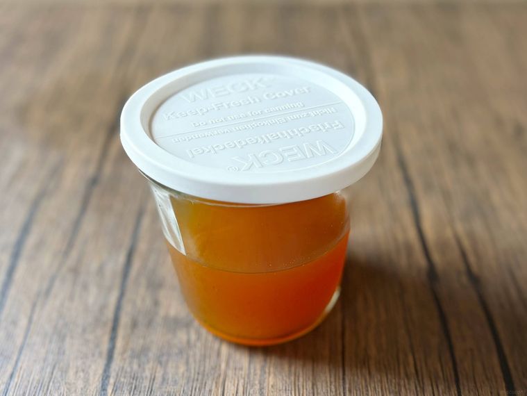 保存瓶に入ったクラフトコーラシロップ