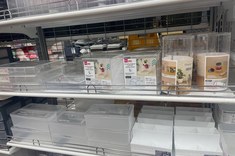 ダイソーのコレクションボックスシリーズ売り場