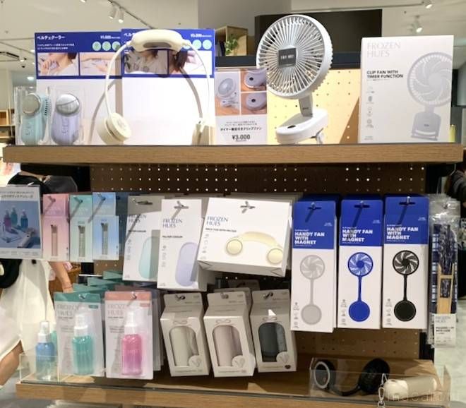 スリーコインズのハンディファン売り場