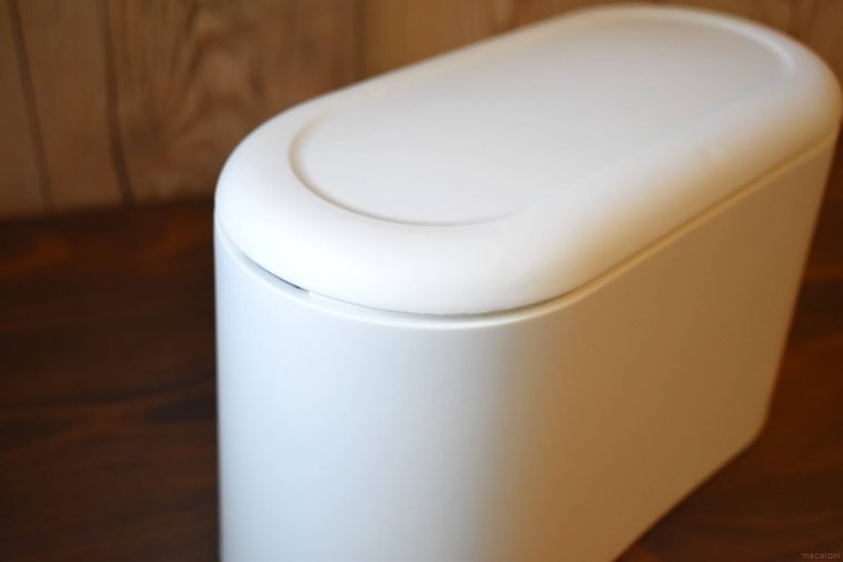 スタンダートプロダクツ卓上用蓋付ゴミ箱をアップで撮影したところ