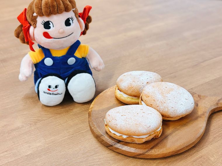 ペコちゃんと不二家の新商品生ブッセ