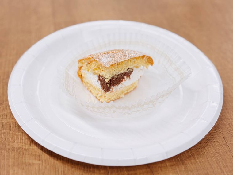 生ブッセのチョコレート