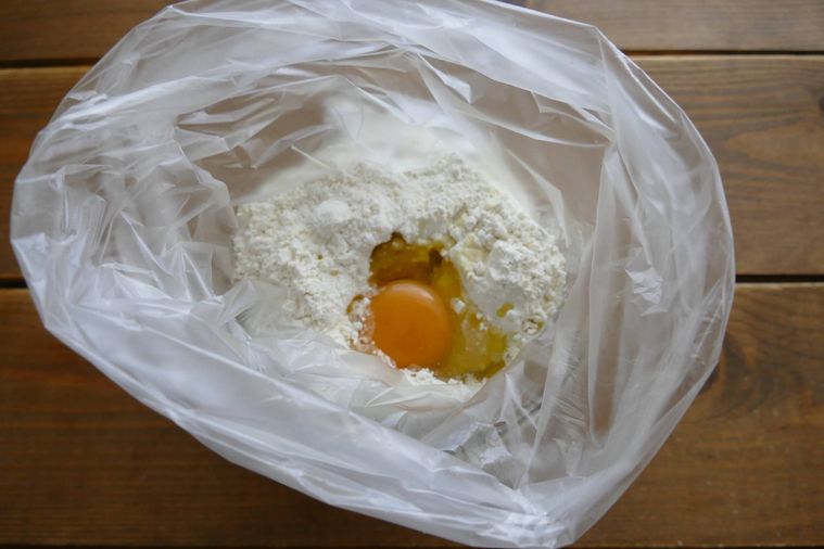 アイラップに材料をすべて入れた様子