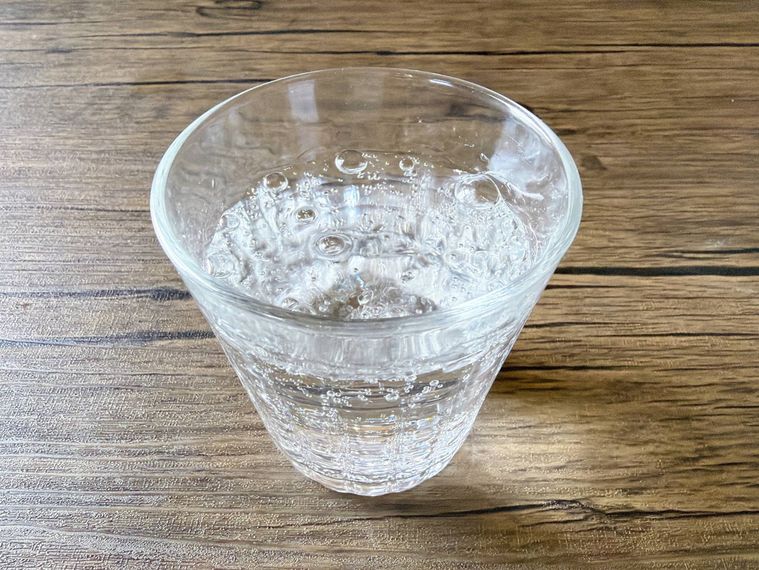 グラスに入った炭酸水
