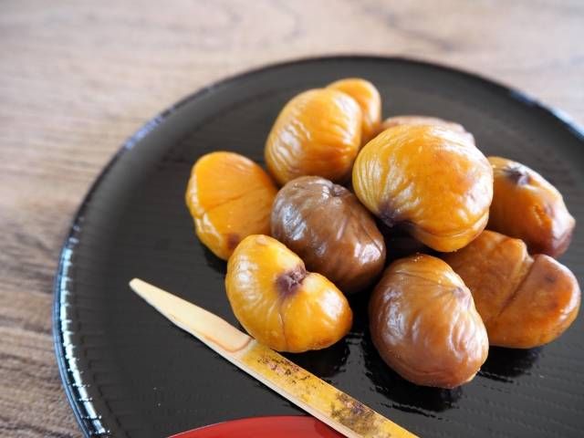 お盆にのった甘栗