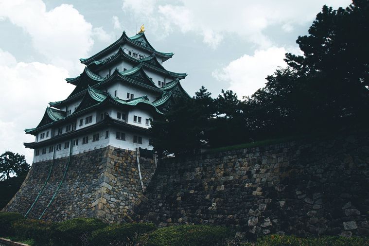 そびえたつ名古屋城