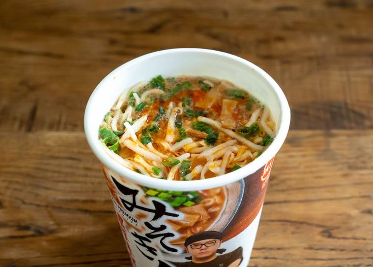 お湯を入れたみそきん