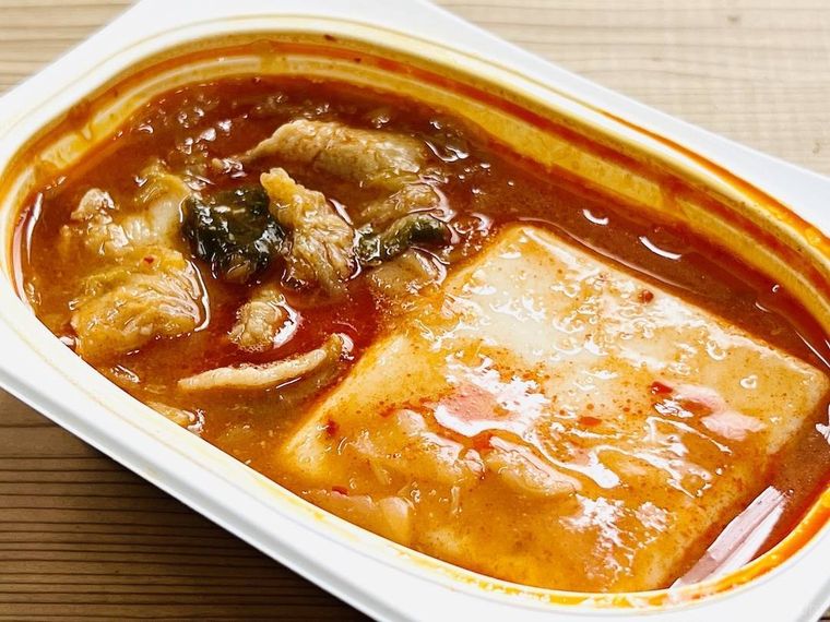 あさりとキムチの旨辛スンドゥブチゲを温めた様子