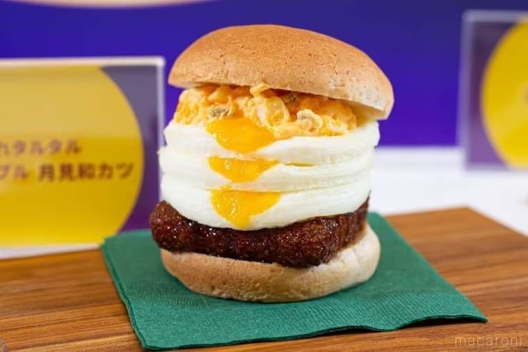 ケンタッキー・フライド・チキンのとろりトリプル月見和風カツバーガーこぼれタルタル