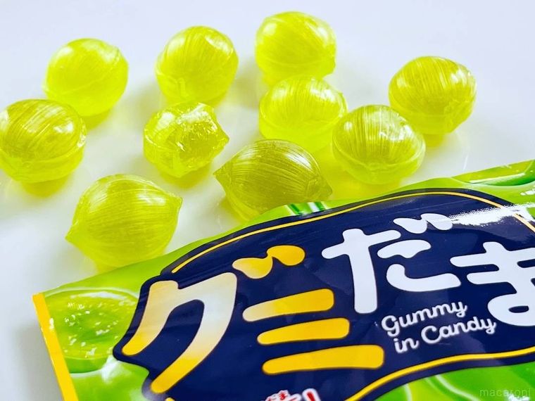 グミだま シャインマスカット味の中身を出した様子