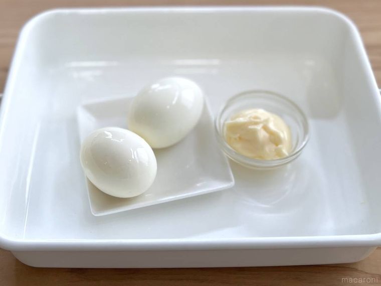 カンタン酢に漬け込んだゆで卵とマヨネーズ