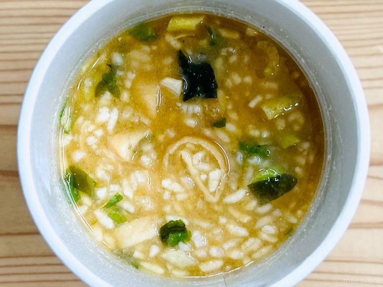 永谷園のカップ入り あさげのごはんを作った様子